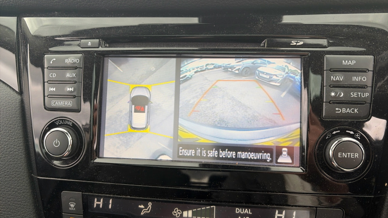 Nissan Qashqai 1.2 DiG-T N-Connecta 5dr Petrol Hatchback
